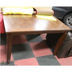 NEW WOOD TONE KITCHEN TABLE 48"X38"X30.5"