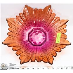 LARGE VINTAGE AMBER GLASS FRUIT/SERVING BOWL -