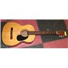 Image 1 : ACOUSTIC GUITAR