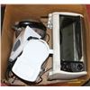 Image 1 : BOX WITH TOASTER OVEN, ELECTRIC KETTLE, ELECTRIC