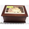 Image 1 : JEWELLERY BOX WITH CONTENTS