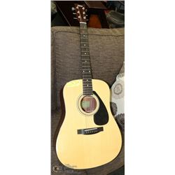 YAMAHA ACOUSTIC GUITAR WITH NEW STRINGS