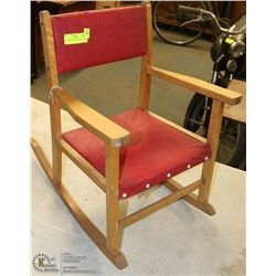 ANTIQUE CHILDS ROCKING CHAIR.
