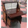 Image 3 : HEAVILY CARVED WOOD DESK 25"X14"X37"H
