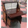 Image 3 : HEAVILY CARVED WOOD DESK 25"X14"X37"H