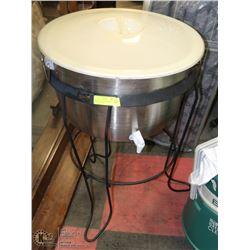 25L PATIO BEVERAGE DISPENSER IN CAST IRON STAND