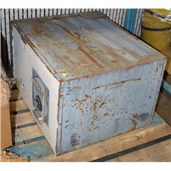 HEAVY COMBINATION SAFE NO CODES/COMBO AS IS