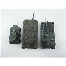 TOY MILITARY VEHICLES/TANKS