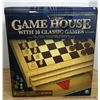 Image 1 : Cardinal Games Traditions - Wood Game House with 10 Games