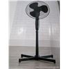 Image 2 : Mainstays Oscillating Stand Fan