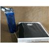 Image 1 : Personal Scale and Waterbottle