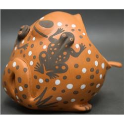 ZUNI POTTERY FROG (YATSATTIE)