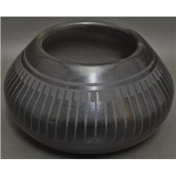 SAN ILDEFONSO POTTERY BOWL (BLUE CORN)