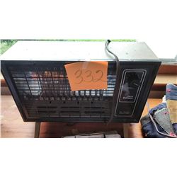 BUNDLE LOT: Edison Space Heater, Misc. Box Lot, Ocean Scene Painting