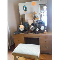 5 Pc Vintage Bedroom Suite