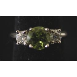 WHITE GOLD PERIDOT RING