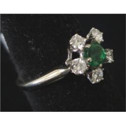 WHITE GOLD EMERALD & DIAMOND RING