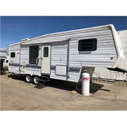 1994 24 foot 5th Wheel with large slide  very clean