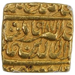 MUGHAL: Akbar I, 1556-1605, AV square mohur, Urdu Zafar Qarin, AH987. PCGS AU58