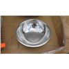 Image 4 : Qty 12 5 qt Mixing Bowl, Qty 5 4" 1/2 Size Hotel Pan, Qty 1 4" 1/2 Size Perforated Hotel Pan