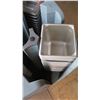Image 8 : Large Qty of Metal and Plastic 1/6 and 1/9 Pans