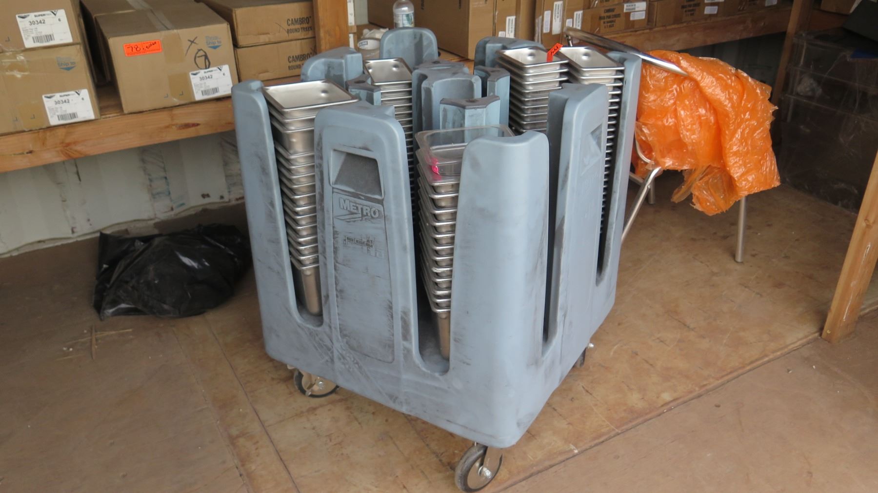 Qty 1 Plastic Rolling Dish Rack - Oahu Auctions