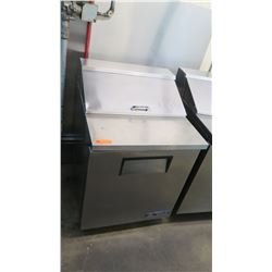 True TSSU-27-08-HC 27" Sandwich/Salad Prep Table w/ Refrigerated Base (Pick-up from Mililani)