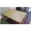 Image 2 : Yellow and Green Wood Picnic Table