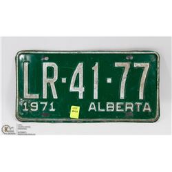 VINTAGE ALBERTA LICENSE PLATE - 1971