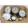 Image 1 : ESTATE LOT OF 6 GAUGES - 4 LARGE FLUID 300-600PSI
