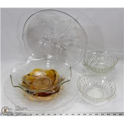BOX WITH ASSORTED GLASSWARE