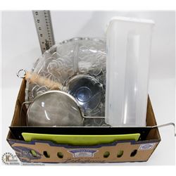 FLAT WITH GLASS FLOWER DESIGN SERVING TRAY