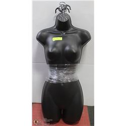 BUNDLE OF 5 BLACK FEMALE MANNEQUIN