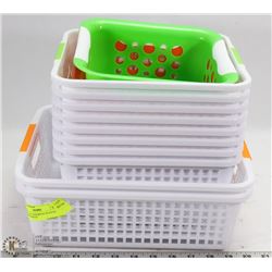 BUNDLE OF ASSORTED PLASTIC TOTES/BASKETS
