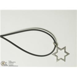 37) S TERLING SILVER NECKLACE