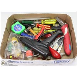 FLAT OF HANDTOOLS INCLUDING SCREWDRIVERS
