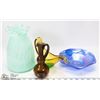 Image 1 : BOX OF ART GLASS ITEMS
