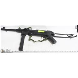 MP40 SINGLE SHOT BB GUN - MADE OF PLASTIC.