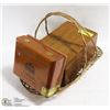Image 1 : BASKET OF VINTAGE COLLECTIBLE BOXES