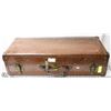 Image 1 : VINTAGE SUIT CASE TRUNK.