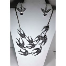 13)  SILVER TONE BIRD STATEMENT NECKLACE