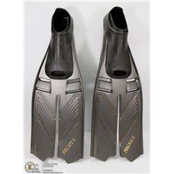 PEGASUS SNORKELING FLIPPERS SIZE SMALL