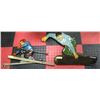 Image 1 : 2 METAL WALL HANGINGS - SKIER & SNOWBOARDER -