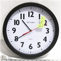 QUARTZ WALL CLOCK NEW BATTERY