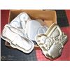 Image 1 : BOX W/7 LARGE CAKE CHARACTER BAKE PANS