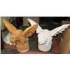 Image 1 : PAIR OF HEAVY CEMENT GARGOYLE YARD STATUES -
