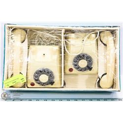 1960"S KIDS WORKING TELEPHONES