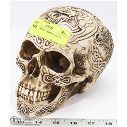 PLASTIC VAMPIRE SKULL