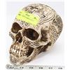 Image 1 : PLASTIC VAMPIRE SKULL