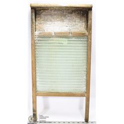 CHIEF BRAND VINTAGE WASH BOARD (NEEDS REPAIR)
